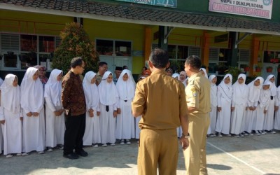 Menuju Adiwiyata Nasional dan Sekolah Sehat Tingkat Provinsi