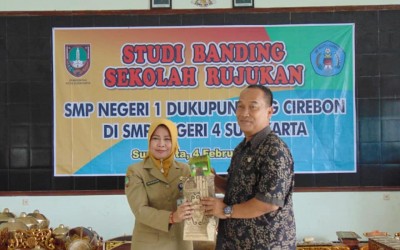 Studi Banding Sekolah Rujukan Di SMPN 4 Surakarta